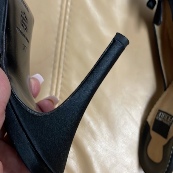 Gianfranco Ferre ladies shoes - Picture 4 of 7